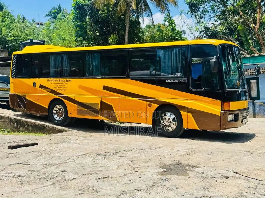 Mitsubishi Fuso 1990 Bus (Used)