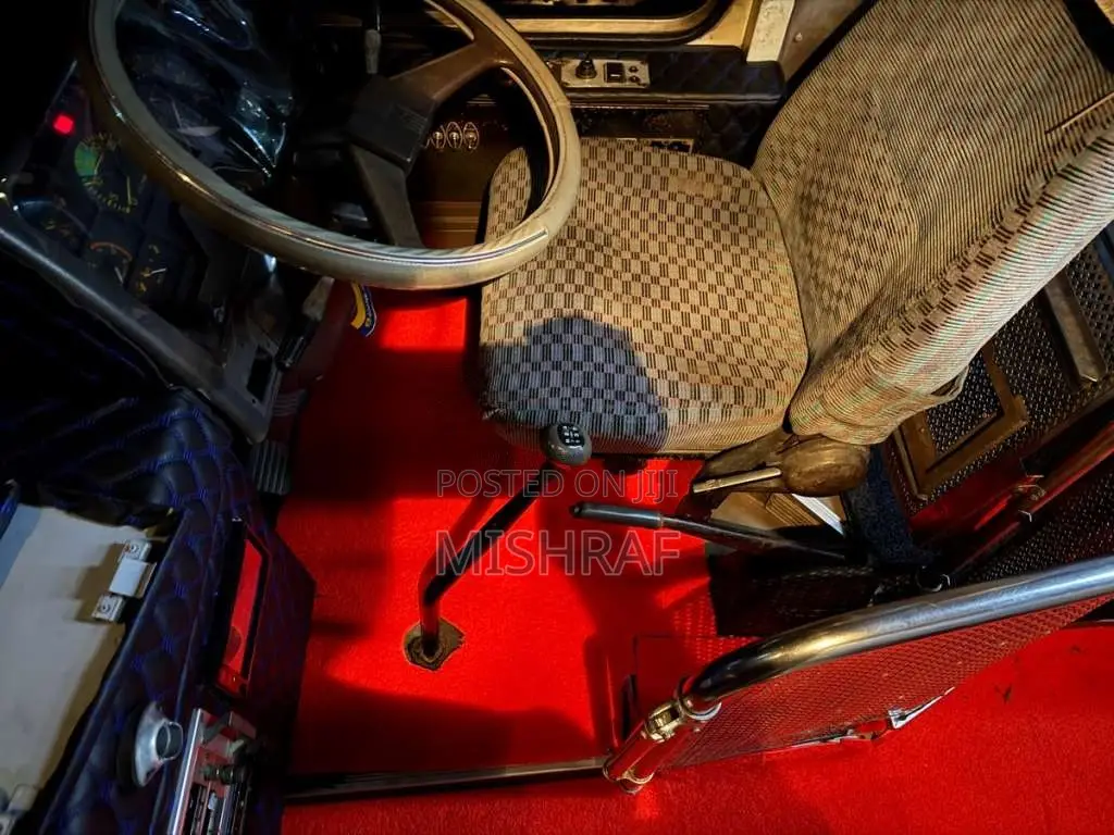Mitsubishi Fuso 1990 Bus (Used)