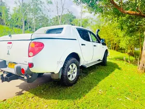 Mitsubishi L200 2007 Pickup (Used)
