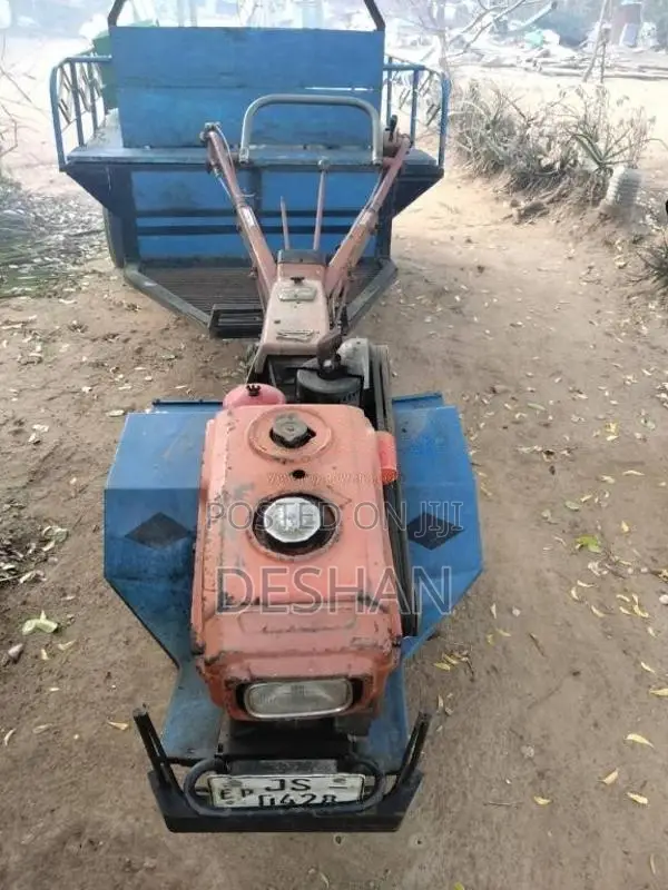 Kubota K7 2004 Tractor (Used)