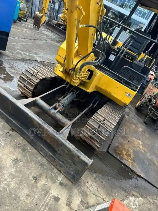 Komatsu Pc20 6 2011 Heavy-Duty (Used)