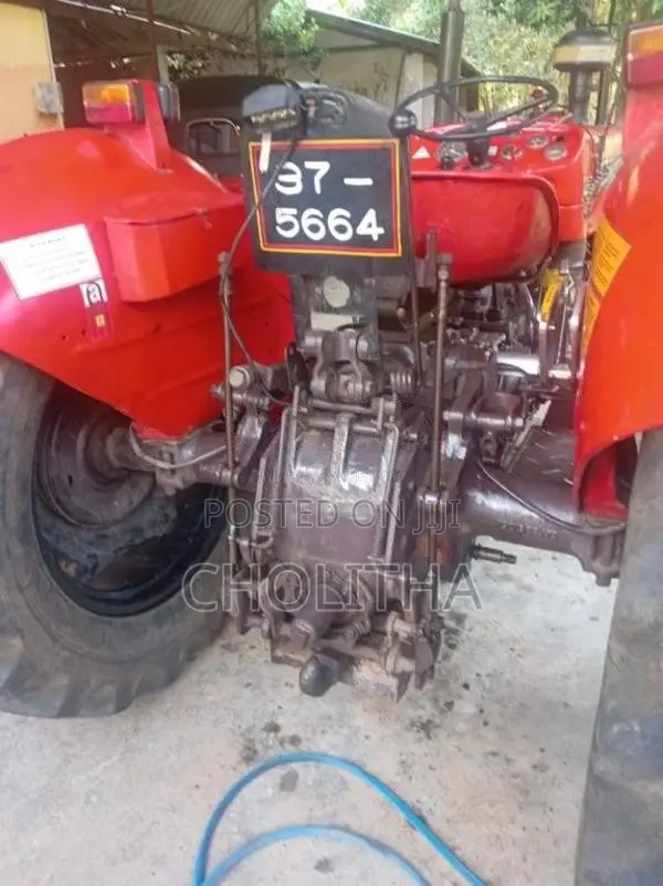 Massey-Ferguson 240 1985 Tractor (Used)