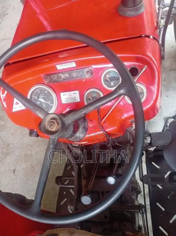 Massey-Ferguson 240 1985 Tractor (Used)