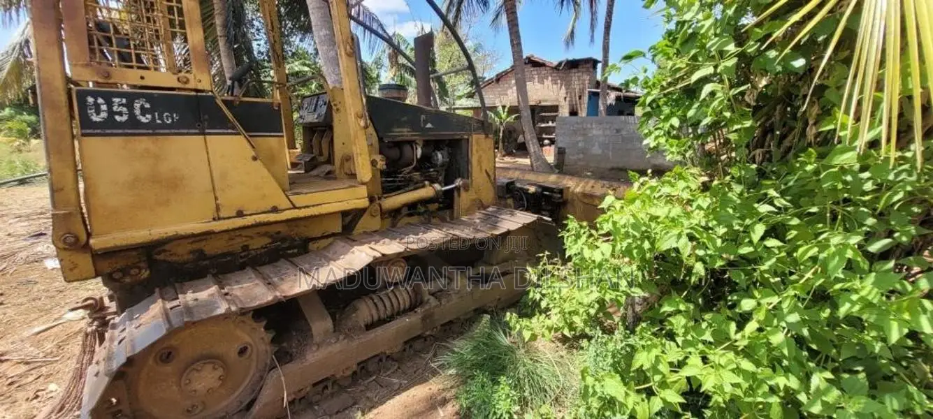CAT D5C 2012 Heavy-Duty (Used)
