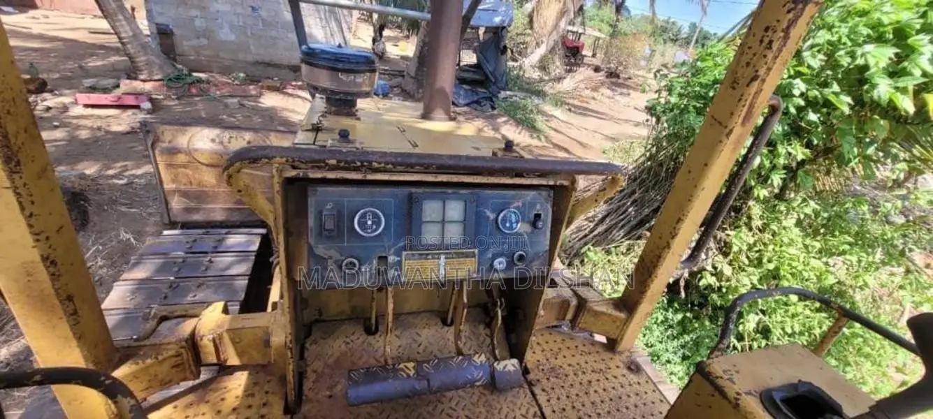 CAT D5C 2012 Heavy-Duty (Used)
