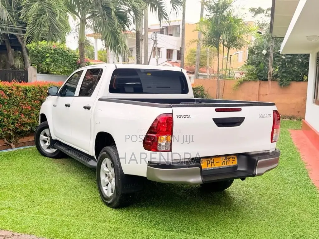 Toyota Hilux 2016 Pickup (Used)