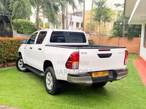 Toyota Hilux 2016 Pickup (Used)