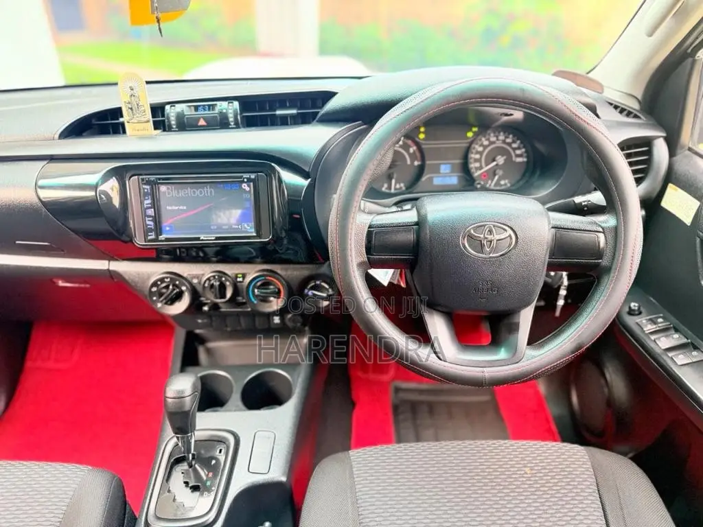 Toyota Hilux 2016 Pickup (Used)
