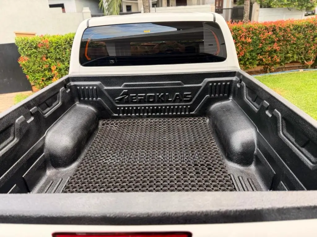 Toyota Hilux 2016 Pickup (Used)
