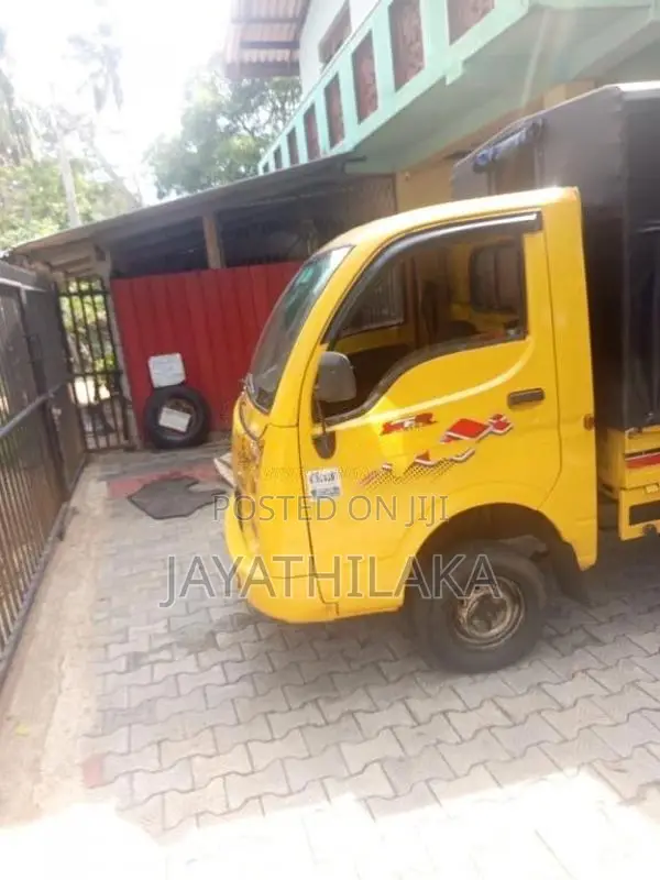 Tata Dimo Batta 2011 Lorry (Used)