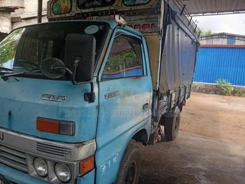 Isuzu ELF 1983 Lorry (Used)