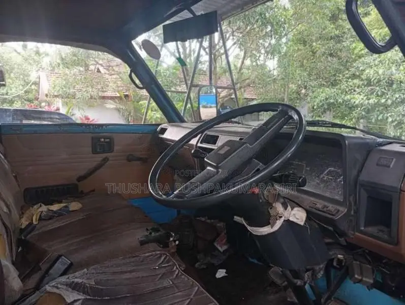Isuzu ELF 1983 Lorry (Used)