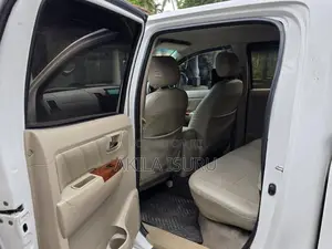 Toyota Hilux Vigo 2006 Pickup (Used)