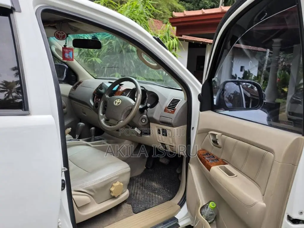 Toyota Hilux Vigo 2006 Pickup (Used)