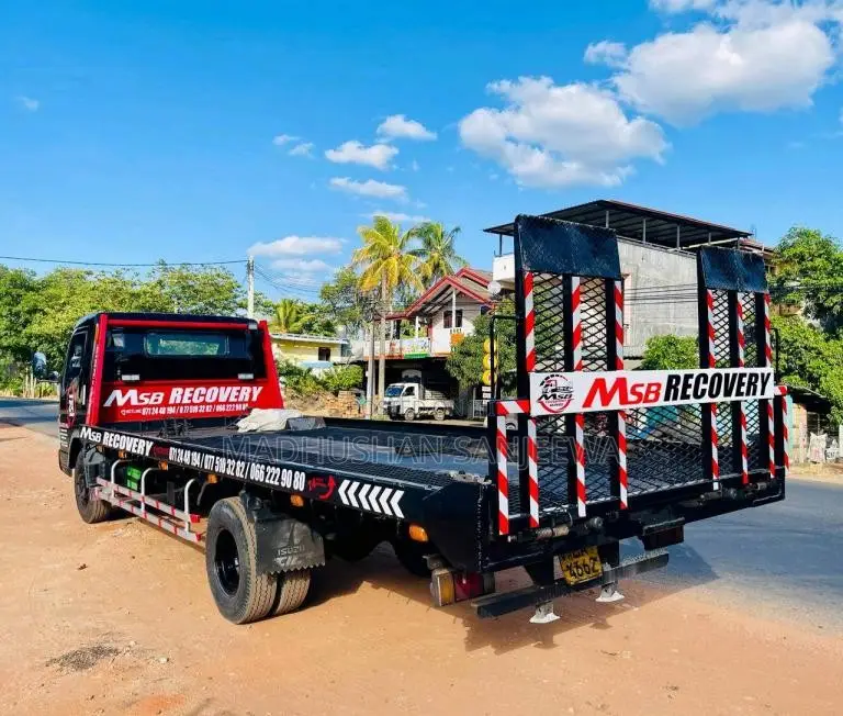 Mitsubishi Carrier 2005 Lorry (Used)