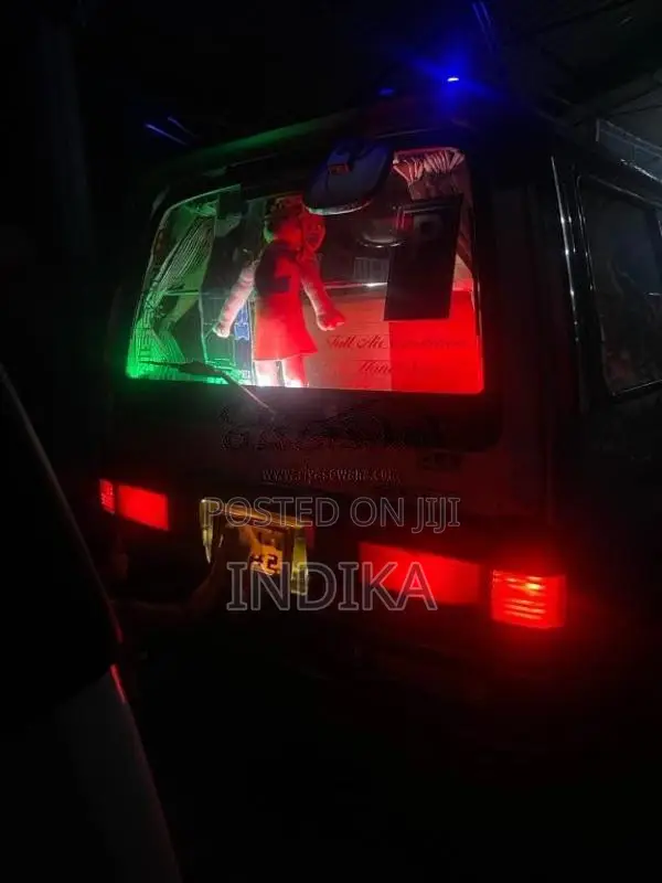 Nissan Caravan 1995 Van (Used)