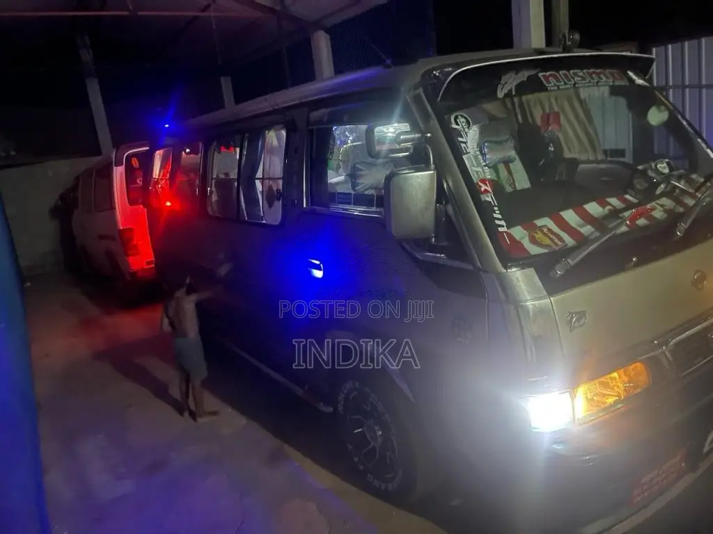 Nissan Caravan 1995 Van (Used)