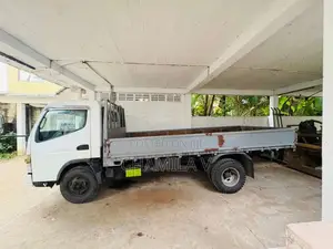 Mitsubishi CANTER 2010 Lorry (Used)