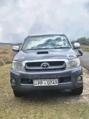 Toyota Hilux 2010 Pickup (Used)