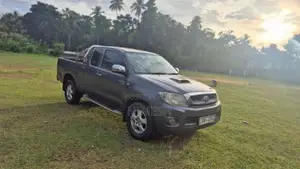 Toyota Hilux 2010 Pickup (Used)