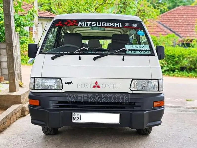 Mitsubishi L300 2001 Van (Used)