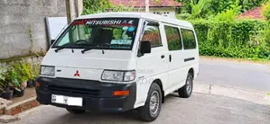 Mitsubishi L300 2001 Van (Used)
