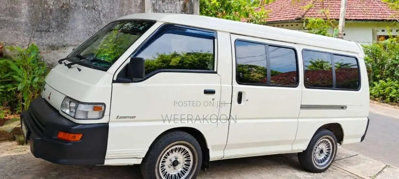 Mitsubishi L300 2001 Van (Used)