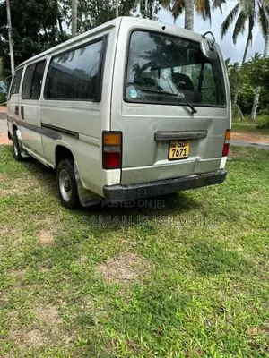 Nissan Caravan 1996 Van (Used)