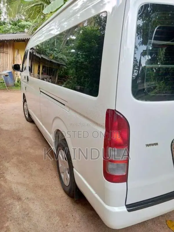 Toyota KDH 222 2007 Van (Used)