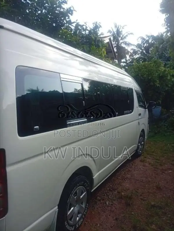 Toyota KDH 222 2007 Van (Used)