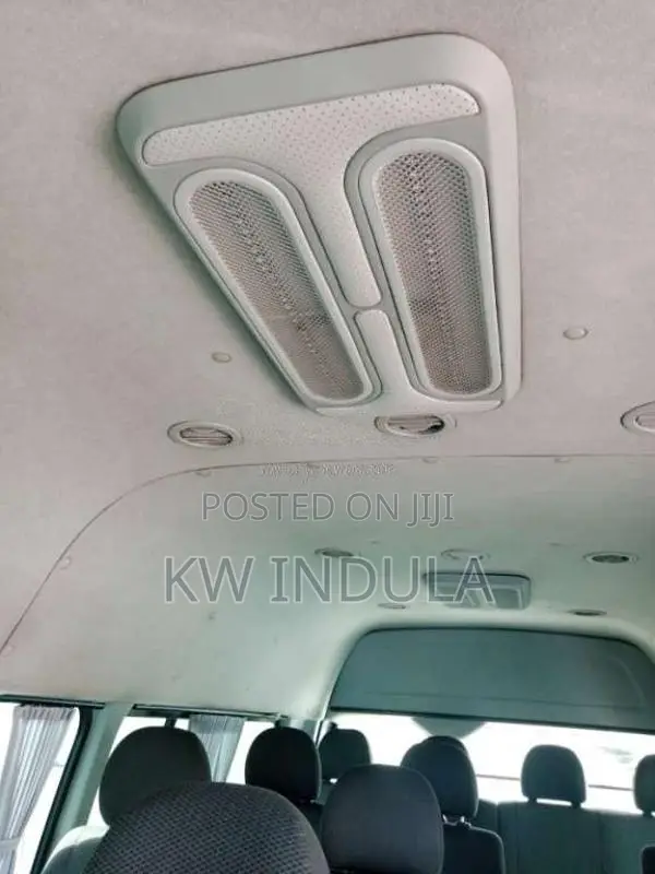 Toyota KDH 222 2007 Van (Used)