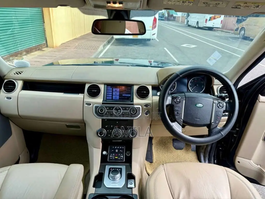 Land-Rover Discovery HSE 2012 SUV (Used)