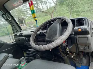 Isuzu 4JG2 2003 Lorry (Used)