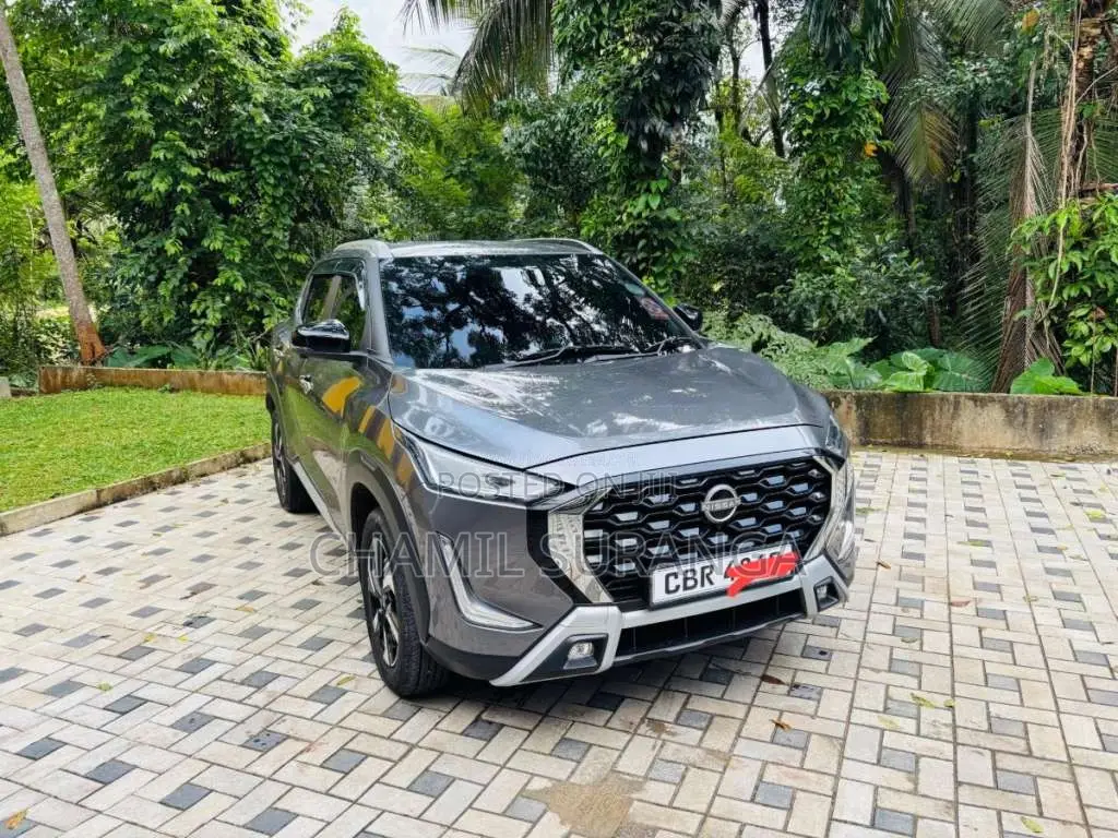 Nissan Magnite Tekna Plus 2025 SUV (Used)