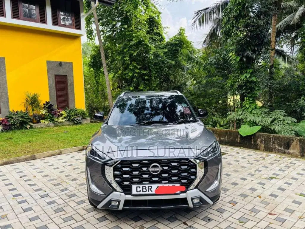 Nissan Magnite Tekna Plus 2025 SUV (Used)