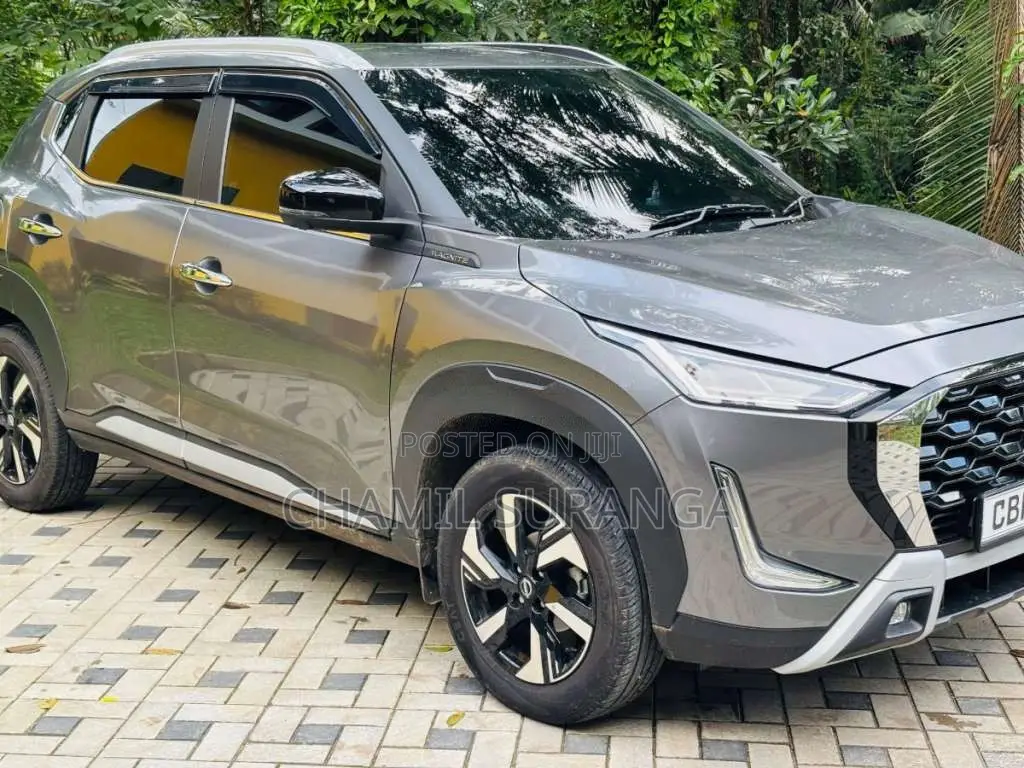 Nissan Magnite Tekna Plus 2025 SUV (Used)