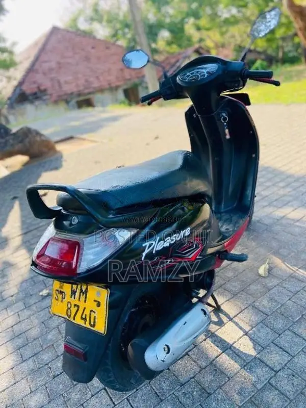 Hero Plasaer 2011 Motorbike (Used)