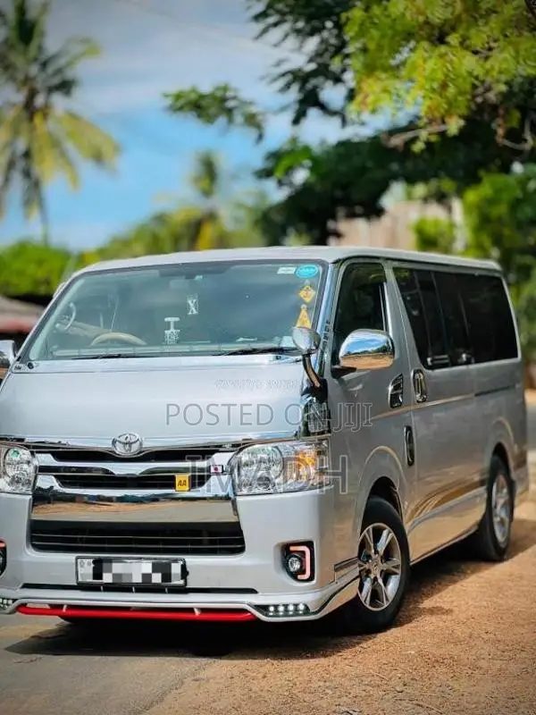 Toyota KDH 200 Super Gl 2011 Van (Used)