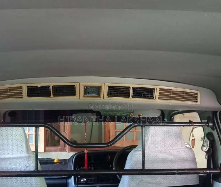 Toyota Dolphin LH103 1994 Van (Used)