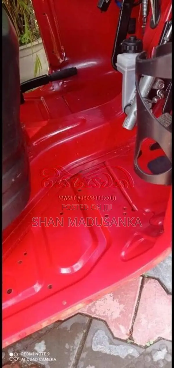 Bajaj 4 Stroke 2016 Three Wheel (Used)