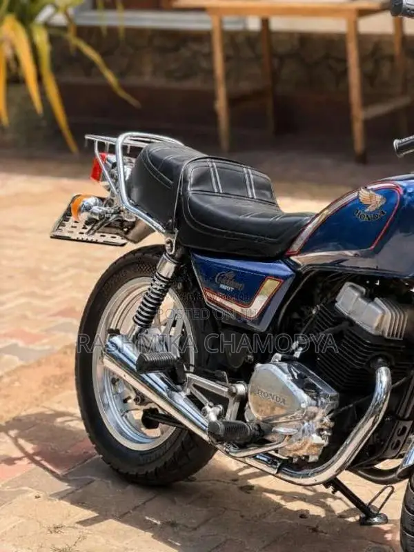 Honda LA Custom 2011 Motorbike (Used)