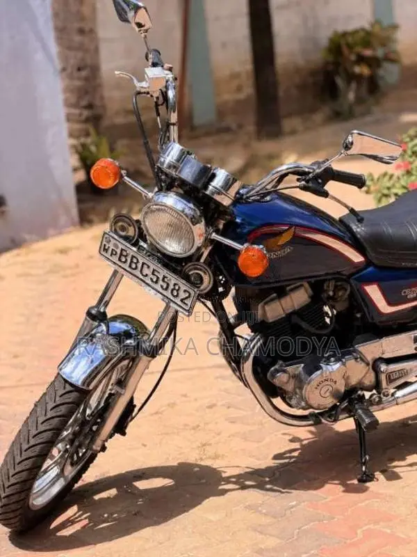 Honda LA Custom 2011 Motorbike (Used)