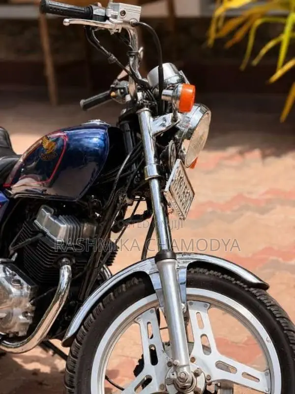 Honda LA Custom 2011 Motorbike (Used)