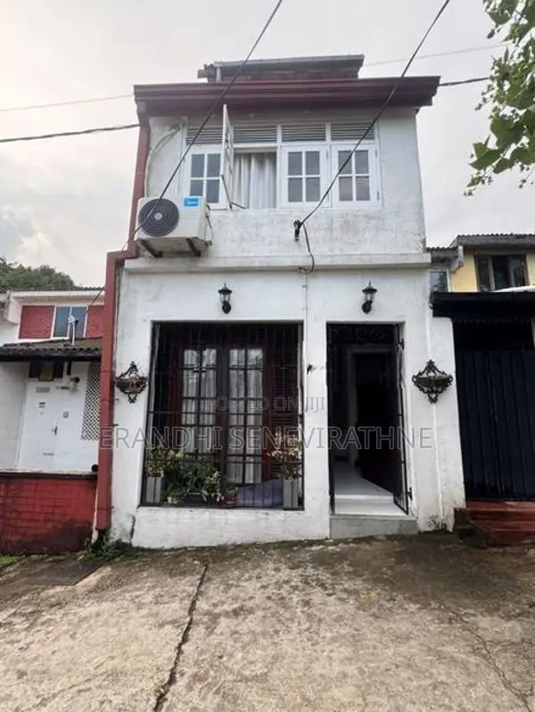 House For Sale බත්තරමුල්ල In Battaramulla