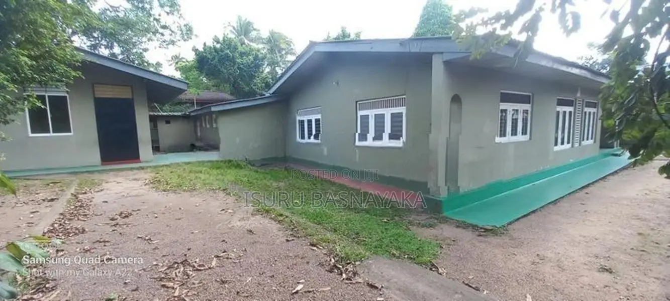 Kottawa Facing Highlevel Road House for Rent