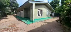 Kottawa Facing Highlevel Road House for Rent