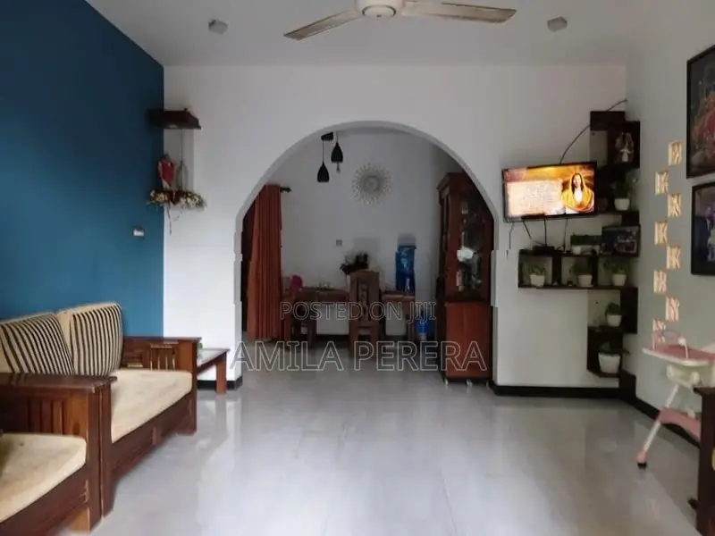 For Lease / Rent Spacious 2-Storey Family Home In Ragama