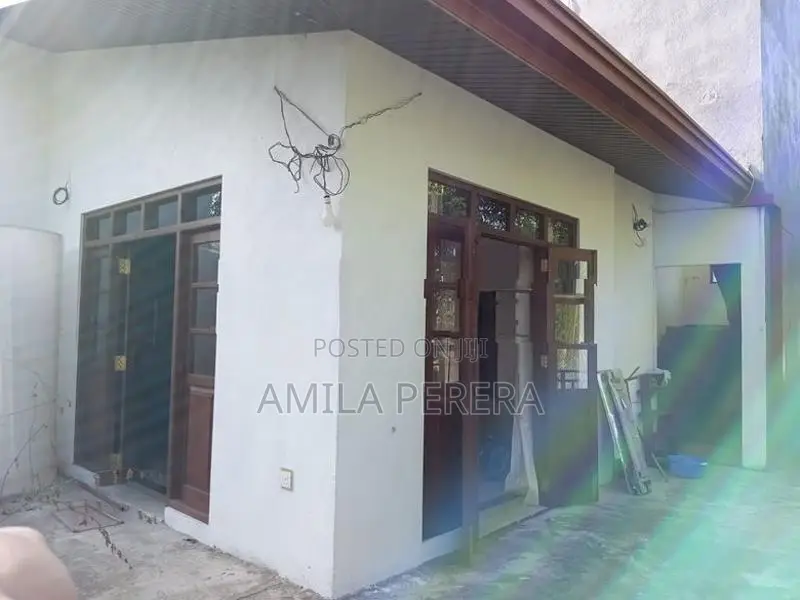 For Lease / Rent Spacious 2-Storey Family Home In Ragama
