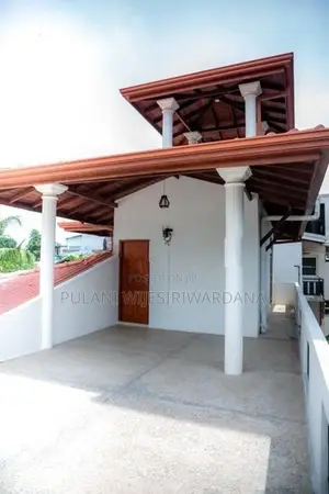 Lake View 6-Bedroom House For Sale – Moratuwa