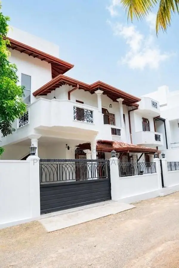 Lake View 6-Bedroom House For Sale – Moratuwa